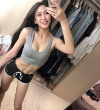 白虎健身教練   身材好 服務多而且很敏感耳朵吹風就全身起雞皮疙瘩 想她在哥哥身下淫