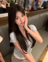 婉兒 160cm 45kg C奶 21歲 身材高瘦苗條，皮膚白皙，長相清純，性格乖巧