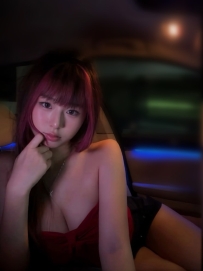 巨乳細腰 曲線超誇張   床上主動熱情
