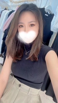 服裝店老闆娘  目前已離婚  性慾很強 想要被填滿價：6k