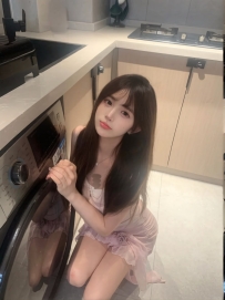 甜美氣息 床上主動熱情 鄰家妹妹超主動很會勾引人 鮑魚超嫩 一摸就濕很敏感 摟住妹妹