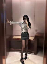 小玥160.D.45.25歲淫蕩oL 很有女友fu 跟客人很會玩小嘴巴很會吸