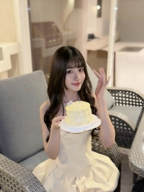 牙助系清新女孩 · 小嵐 清秀乖巧、氣質乾淨，看一眼就讓人安心 外表文靜溫柔 ×