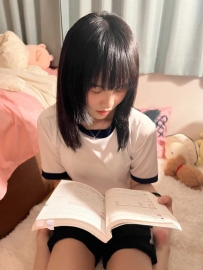 清新甜美的學生妹  獨特純淨的個性小清新音音 153cm 40kg B奶 18歲