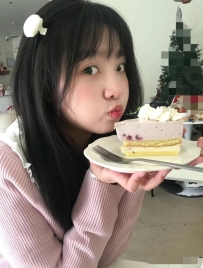 極品學生  小花 157cmB+19歲  超勾錐的妹子 超甜的