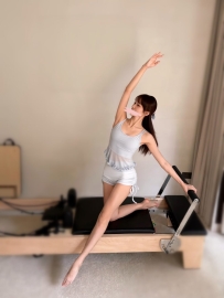 瑜伽老師 佳琪 163cm.C+奶.24歲 高顏正妹 本人氣質身材佳 擅長挑逗 舌頭靈活