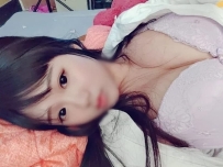 喬妹  160 46 D+ 20歲 甜美的笑容 擁有一雙誘人的美腿