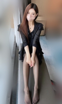 音樂系老師 毛少水多  技術服務好 有料不油膩 身材均勻
