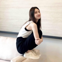 夠騷 夠浪 夠膽 奔放~ 主動迎合一起洗澡泡澡 屁股圓潤光滑