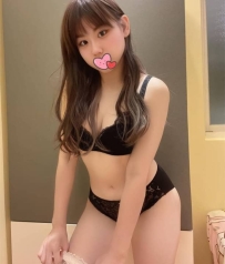 清純可愛  大奶微肉感  聲音很嗲 肌膚細膩白嫩