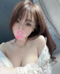 身材火辣 騷氣逼人 床上很會搖 會舔蛋蛋 很會吸