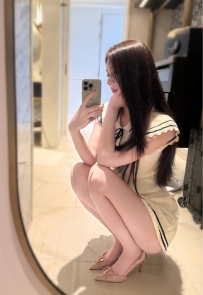 韓系主播兼職 擁有精緻五官 外型很讚圓圓 165cm.D奶.47kg.24歲kg
