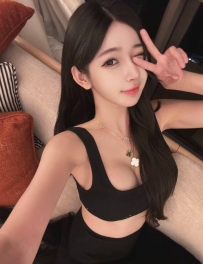 網美兼職 玩的尺度非常大 性感絲襪/美腿 前凸後翹  經常刮毛 蜜穴超級敏感 BJ技術好