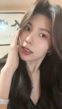 紫郡 166cm 50kg E奶 28歲纖細美腿誘人黑絲讓你蠢蠢欲動