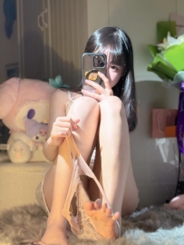 嬌小可愛小隻馬 愛穿性感穿著床上做淫蕩的小野貓 嫩鮑鮮香體汁多水