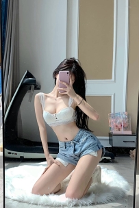 日系甜美少女！甜嫩嘴唇可親可喇，嬌小身體可任意玩弄，性愛經驗不多！