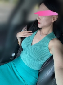 #深V女王 #身材犯規 #會玩主動派妮妮 167cm E奶 30歲 53kg