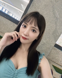 果汁 163cm E奶 49kg 28歲長相氣質超正，漂亮得讓人目不轉睛，舔功一流，舌技銷魂，愛