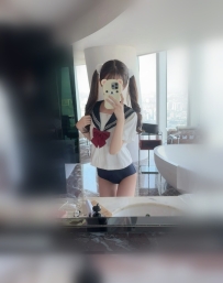 口交時掐喉吞舌 穴又緊   左左 157 C 44kg 19歲