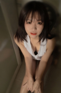 清純學生妹 白皙可愛 身子軟Q 乳頭敏感 一碰就硬 聲聲呻吟超撩 氣質柔美 初探性愛樂趣