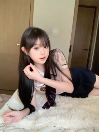 亭安 條件：160 46 C 20歲 誘人的筆直長腿總是讓人忍不住多看幾眼