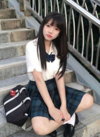 泡芙 158/45/C/19歲   地區：#台北 #在校學生 合法蘿莉  皮膚白嫩  嬌小有料  約會感