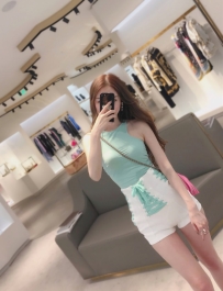 時髦亮麗美腿系靓妹  粉讚的身材粉優質的外貌