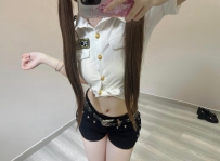 曉僅 19歲 156 42kg B奶便利店店員 家庭困難兼職  妹妹會綁著雙馬尾 自己做上去謠 超