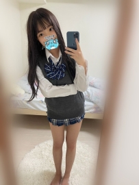 悠悠 157 . 47 . C. 20歲 嬌小玲瓏  渾圓挺翹  手感爆棚 奶頭粉嫩  皮膚白嫩滑順  床