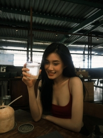 卡哇伊的臉蛋  白嫩軟綿D奶級女神 水嫩緊緻肌膚  身體散發迷人奶香味 誘人濕穴  甜蜜