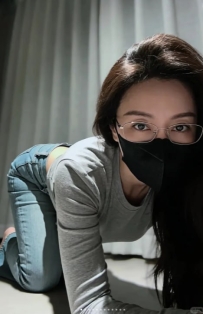 淫蕩小魔女！ 小舌不止很會親還很會舔 可帶服裝玩角色扮演喔