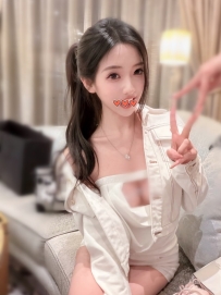 大學生兼外拍 皮膚白皙 配合高 身材超誘人 口技好 會玩