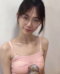 朵朵 160-42-B-18歲骨感學生妹妹 圓圓的眼睛 呆萌可愛