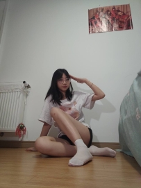 首次下海就可以無套愛愛惹小夏 156cm.B+.43.19歲