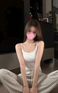 氣質成熟 很有女人味  喜歡香香精緻感穿搭  聊天時很會照顧人情緒