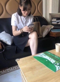 美容店店長 性感熟女兼職   皮膚緊致有彈性  性格有耐心溫和