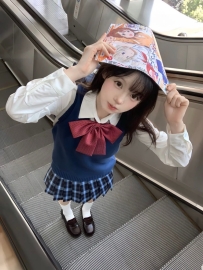 20歲校花級學生妹外表乖巧  較小蘿莉學生  皮膚白皙