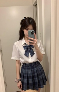 詩敏 165/48/B+/22歲 高顏值的學生妹  略帶著羞澀顯得 很可愛  乳房堅挺  鮮嫩的小穴