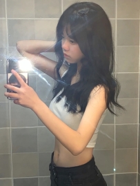 絕美誘人小粉逼 今年剛滿19歲 幼齒小蘿莉 很漂亮的小姑涼