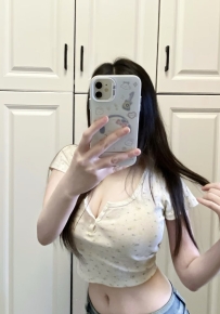 大奶正妹 讓人雞動😈 #年輕學生讓哥哥想開動😘嬌小可口、滑嫩肌膚、飽滿雙乳,