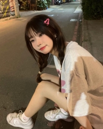 小婷 153 42 B 18歲性格超可愛 配合度也超高臉蛋卡哇伊 笑起來超甜