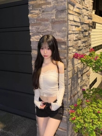 價位10000 嬌小白虎嫩妹  無毛嫩鮑很好舔155 42kg Bcup 19y