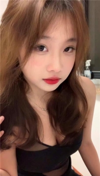 甜辣系曲線女孩 · 依依  👗 164cm / 46kg / 小E / 21歲