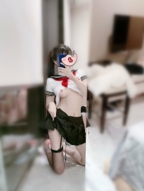 蜜桃 163/C/46/24歲 本人照 妹妹喜歡舌吻跟揉胸 舔咪咪