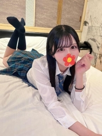 偷偷下海的清純學生妹，長相甜、聲音奶，性格溫柔害羞晨晨 157-20歲