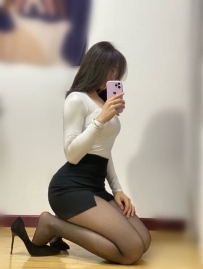 大奶服務超讚 吹彈可破肌膚 好爽好淫蕩 一手抓著自己雙奶搓揉