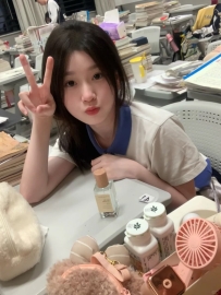 品希 157cm C奶 19歲  年輕漂亮 皮膚白 有氣質 可甜可騷 會撒嬌 會挑逗