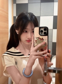 高雄彤彤 160cm 45kg Ccup 21歲甜美中帶點小性感膚質細緻散發光澤感