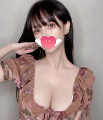 甜美美容師  甜美的外表有一個火辣的性格 真的超級有女友FU 會時常健身