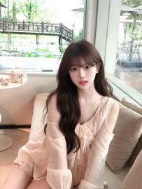 【栗栗】 163cm 46kg C杯很漂亮有氣質 奶泡超爽 甜美可口水多敏感